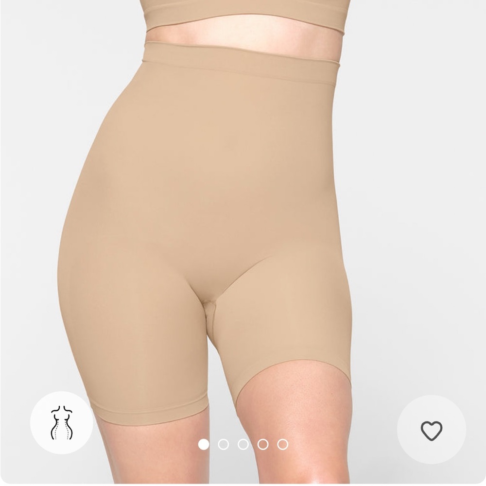 SKIMS Seamless Sculpt Mid Thigh Short - Clay